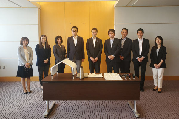 企業視察