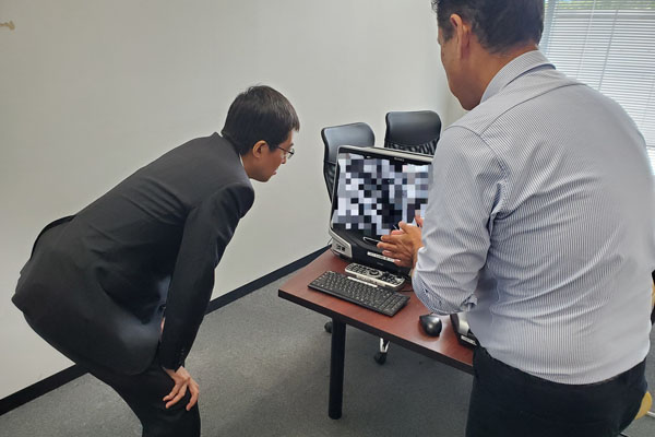 企業視察