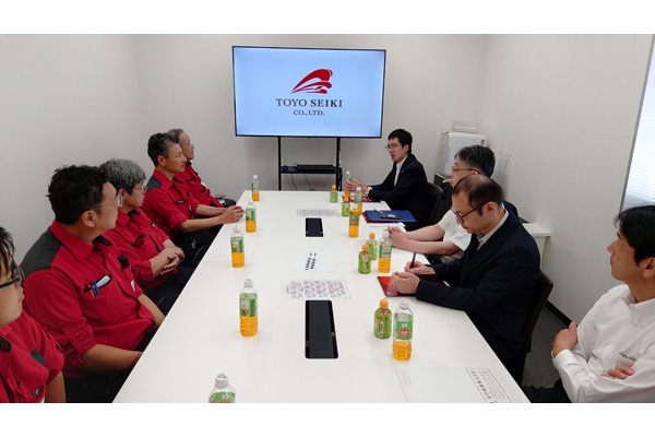 企業視察