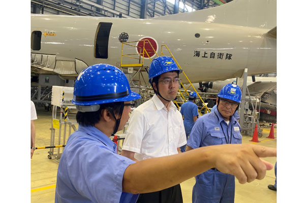 企業視察