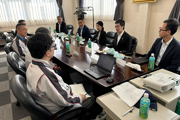 企業視察