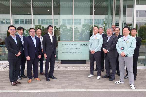 企業視察