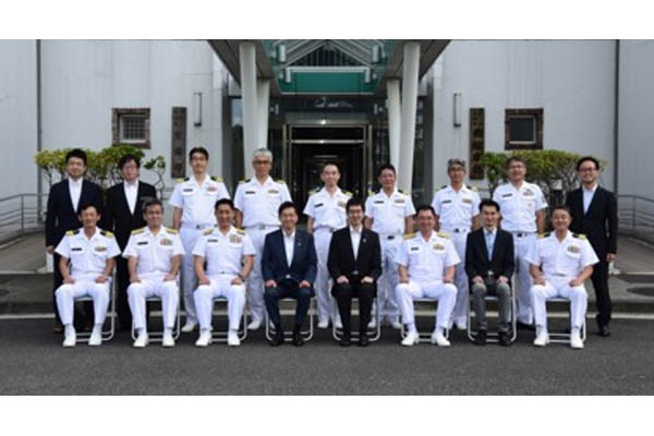 部隊視察