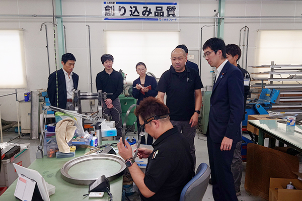 企業視察