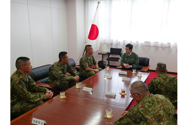 部隊視察