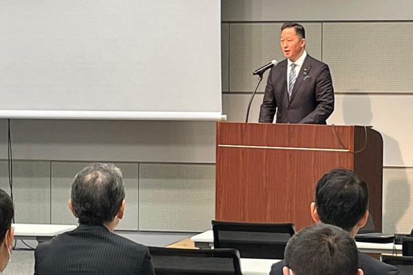 防衛産業参入促進展への出席