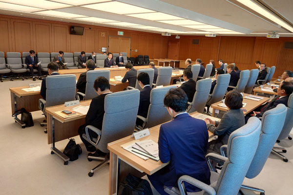 千歳市における自衛隊の体制強化を求める期成会等からの要請