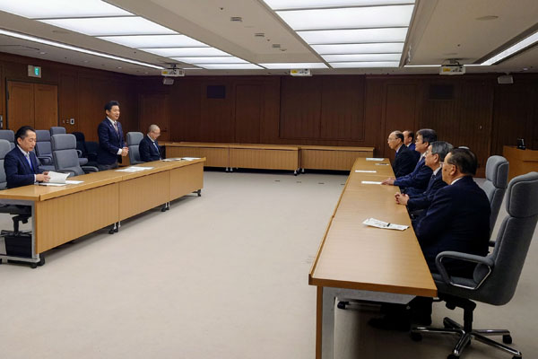防衛施設周辺整備全国協議会からの要請