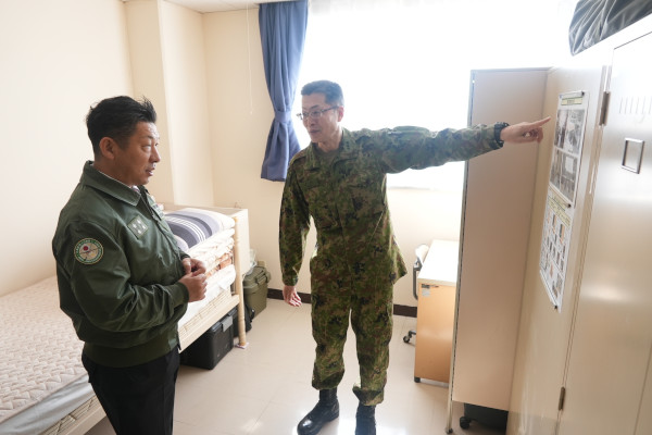 陸上自衛隊朝霞駐屯地視察
