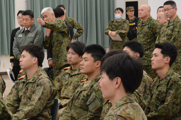 陸上自衛隊朝霞駐屯地視察