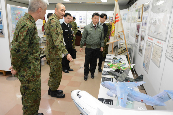 陸上自衛隊朝霞駐屯地視察