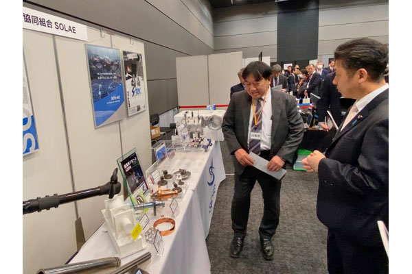 防衛産業参入促進展への出席