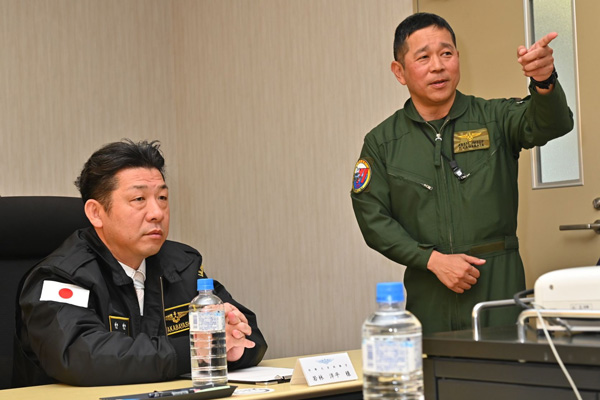 呉地方総監部、岩国航空基地
