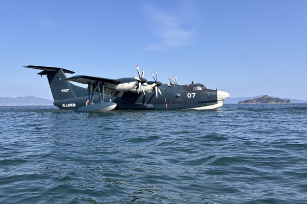 呉地方総監部、岩国航空基地
