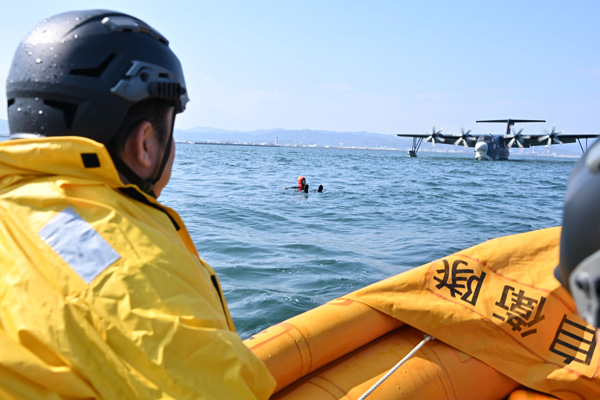 呉地方総監部、岩国航空基地