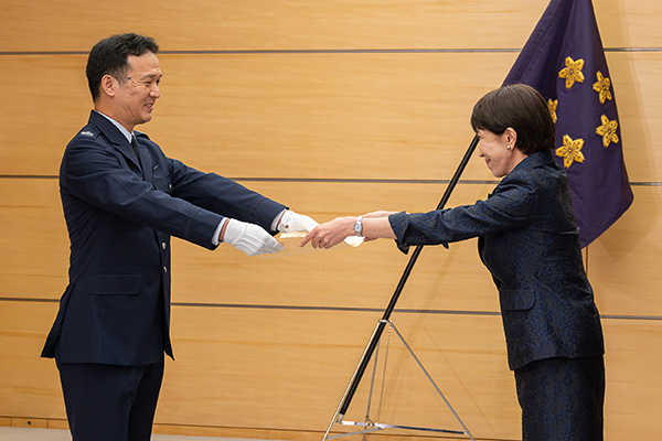 内閣総理大臣特別賞状表彰式への立会