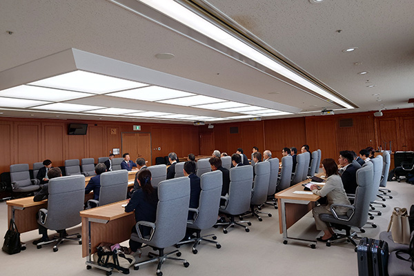 弘前市議会議員有志による防衛議員連盟からの要請