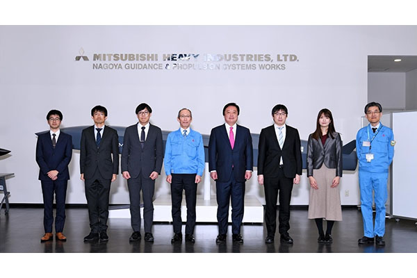 企業視察