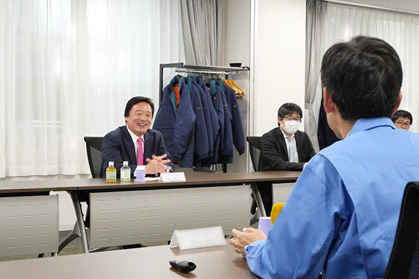 企業視察