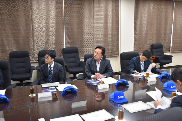 企業視察