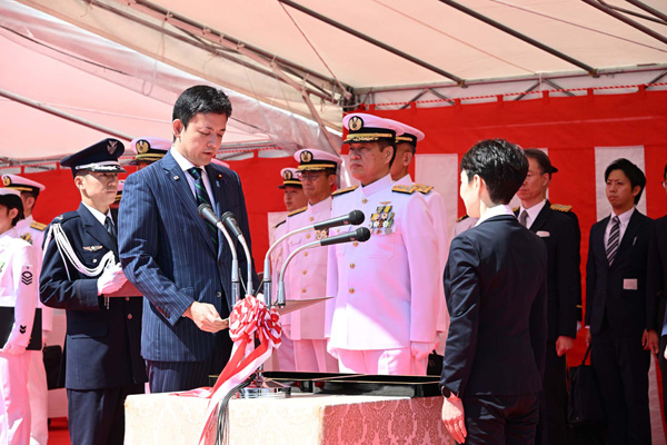 護衛艦「ながら」引渡式・自衛艦旗授与式