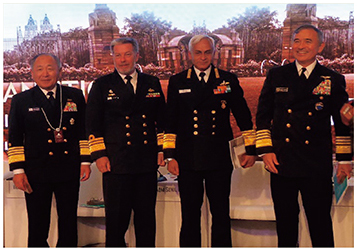 左より統幕長、豪バレット海軍中将、印ランバ海軍大将、米ハリス海軍大将（当時）（18（平成30）年1月）
