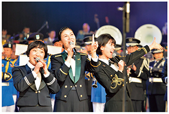 日本武道館において行われた平成29年度自衛隊音楽まつりの様子