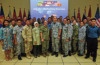 2019年、米ASEAN海上演習の開幕式に出席した各国海軍代表【米海軍】