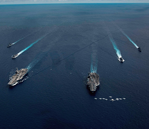 南シナ海で演習を行うニミッツ及びロナルド・レーガン両空母打撃群（2020年7月）【米海軍】