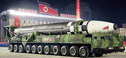 軍事パレードに登場した、新型のICBM級弾道ミサイルの可能性があるもの（2020年10月）【EPA＝時事】