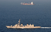 アラビア海北部において情報収集活動にあたる護衛艦「すずなみ」