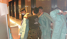 東京国際空港において検疫支援する陸自隊員（2020年4月）