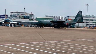 国外運航訓練のため、タンソンニャット国際空港（ベトナム）に着陸したC-130H輸送機（2021年3月）
