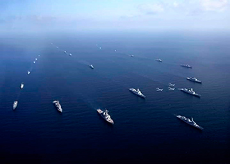 パキスタン海軍主催多国間共同訓練「アマン21」に参加する護衛艦「すずなみ」(2021年2月)【パキスタン海軍】