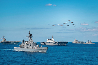 日米共同統合演習(キーン・ソード21)に参加する海自艦艇部隊