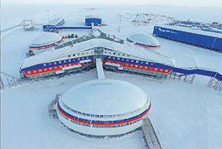 アレクサンドラ島の軍用居住施設「北極の三つ葉」【ロシア国防省】