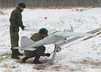 中型偵察用無人機「オルラン-10」。2015年以降、北方領土に所在するロシア地上軍部隊の演習に使用されていることが確認されている。【ロシア国防省】