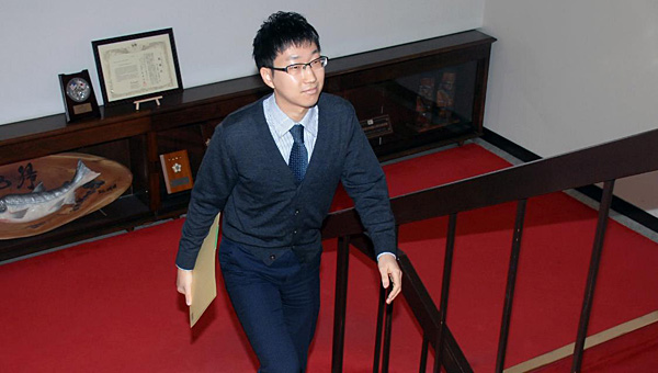 海上自衛隊　山崎　正人