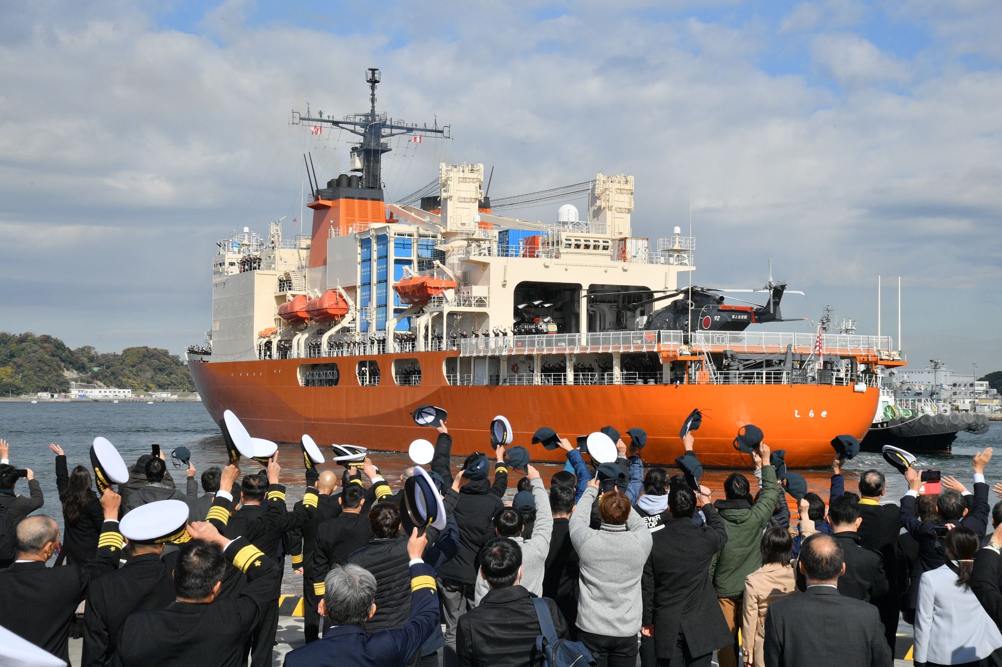 第６７次南極地域観測協力支援行動砕氷艦「しらせ」