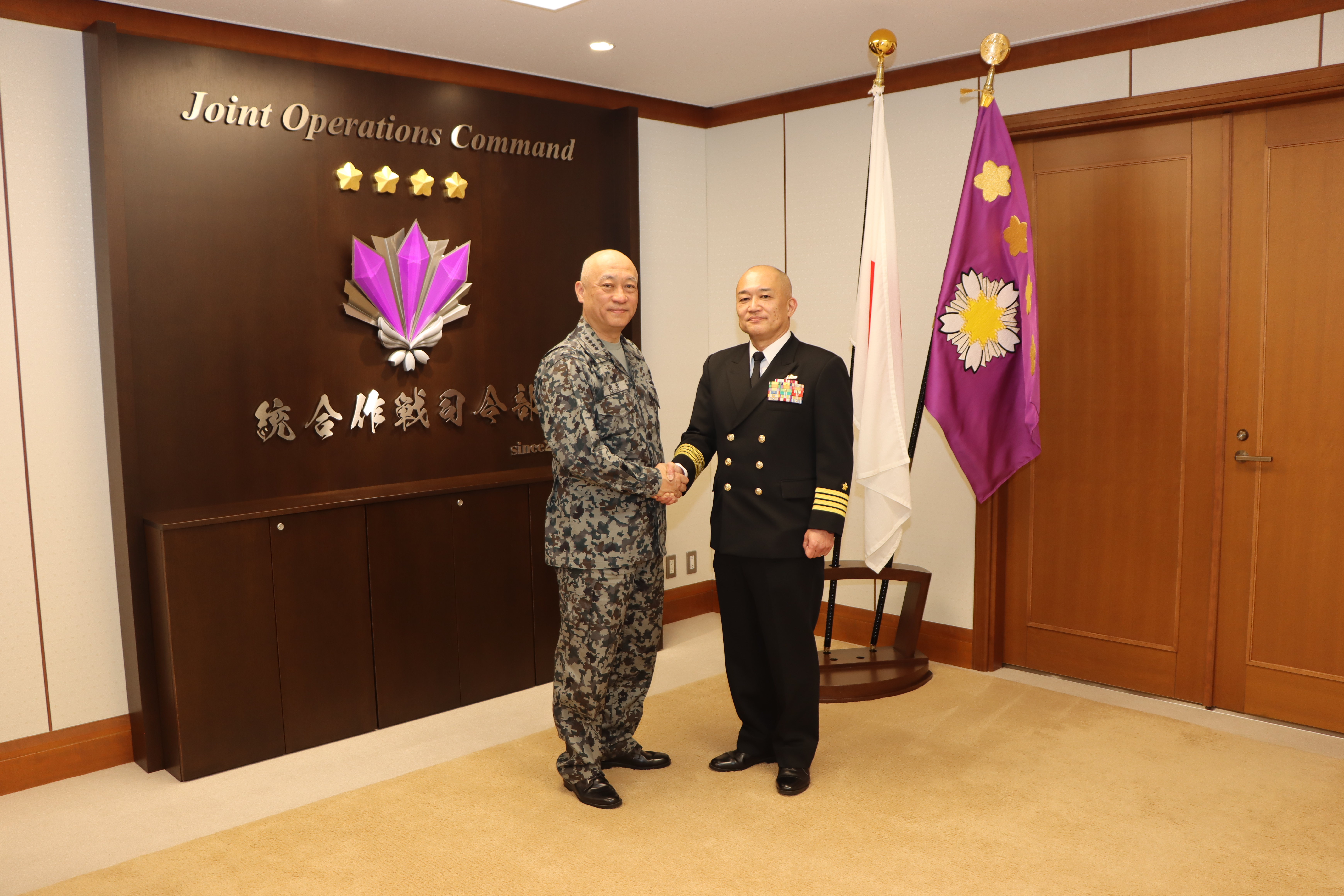 ＮＡＶＣＥＮＴ（米海軍中央司令部）連絡官