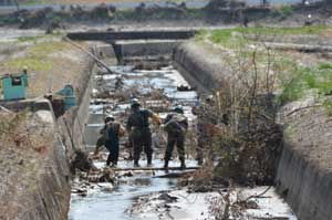 ２０キロ圏内で捜索活動
