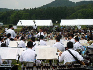 大湊音楽隊による激励演奏会:岩手県遠野市