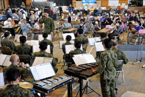 第６音楽隊による慰問演奏：宮城県石巻市湊小学校