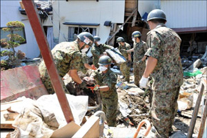 第２２普通科連隊による捜索活動：宮城県石巻市川口町