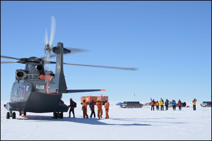 南極大陸内陸部から氷のサンプル輸送