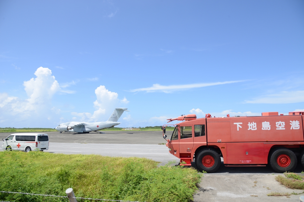 下地島空港に着陸するC-2輸送機