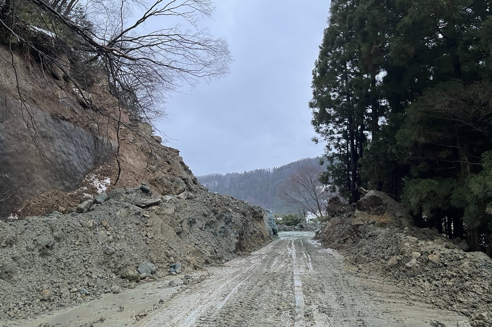 県道６号の道路啓開