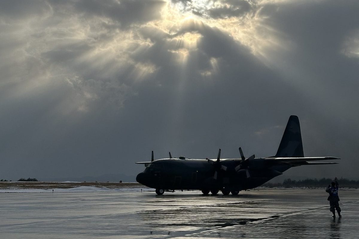能登空港への人員輸送(C-130) 2