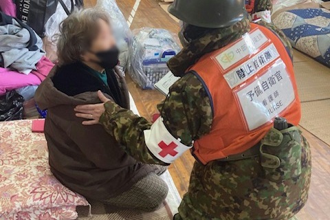 旧上黒丸小学校において予備自衛官による巡回診療