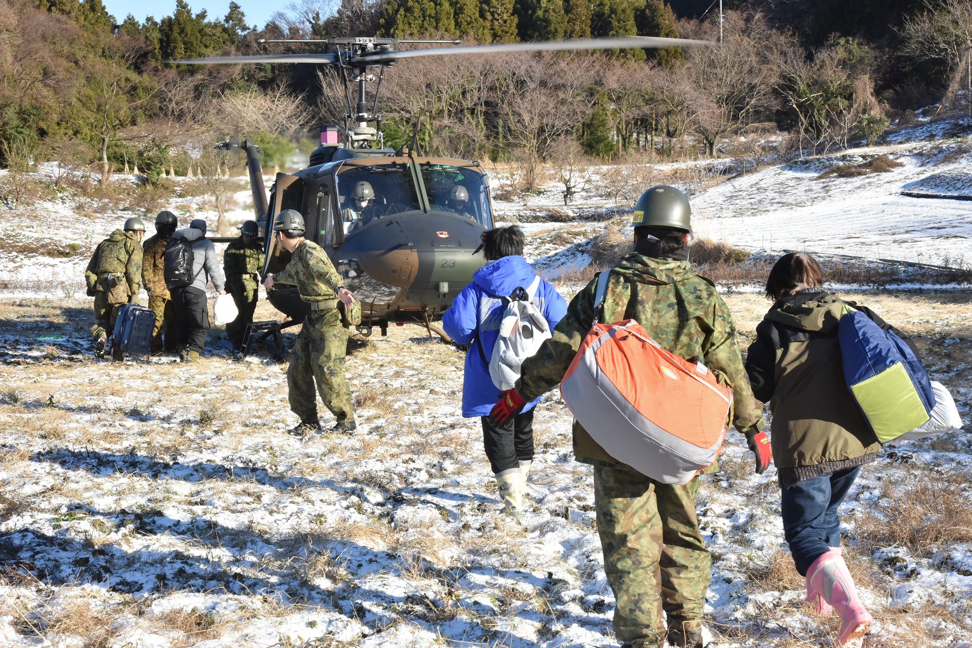 中部方面航空隊による2次避難支援（西保地区小池町）